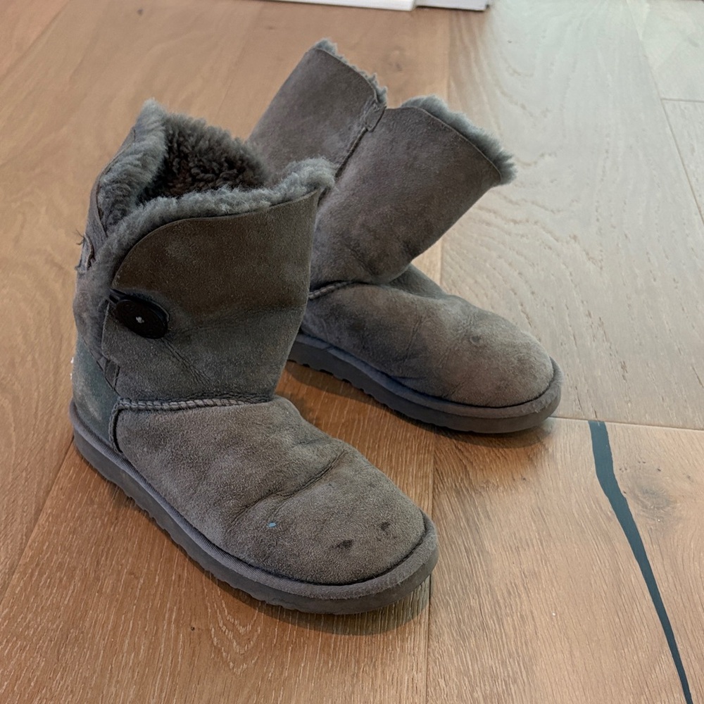 UGG Cozy Gray Boots size 7